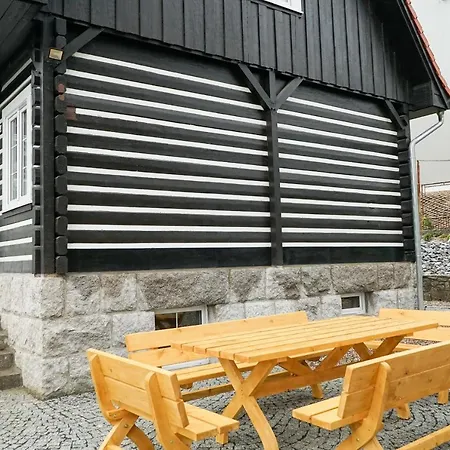 Dom Franciszkanska 25 *