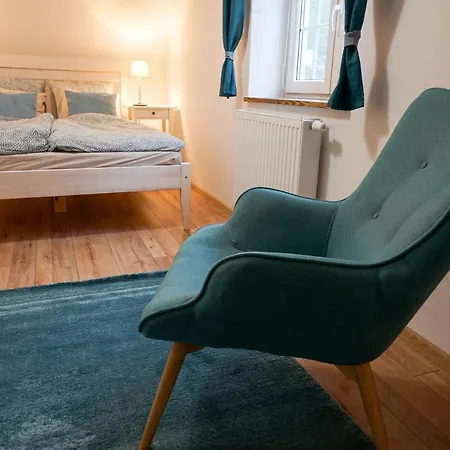 Dom Franciszkanska 25 *