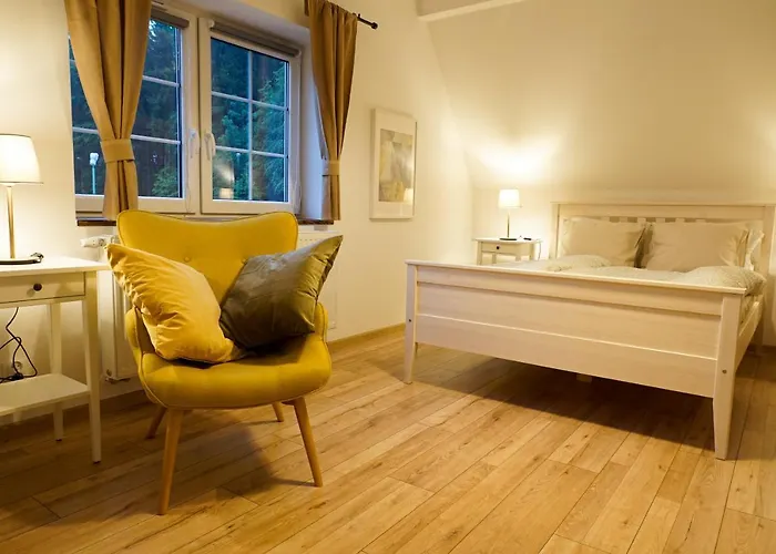 Dom Franciszkanska 25 *